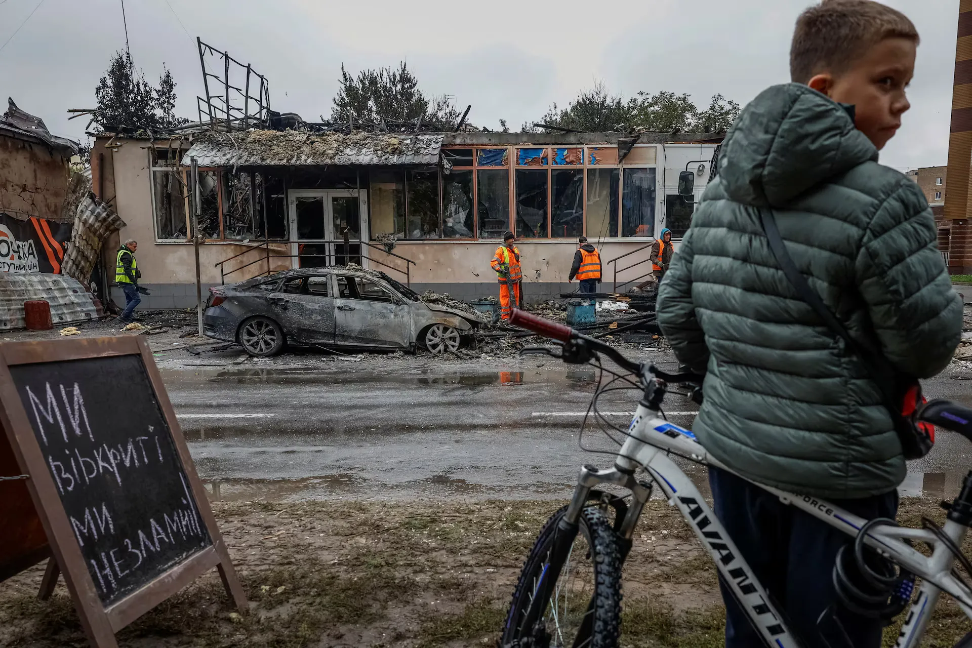 Київ після масованого удару: як енергетики повертають світло і готують зиму